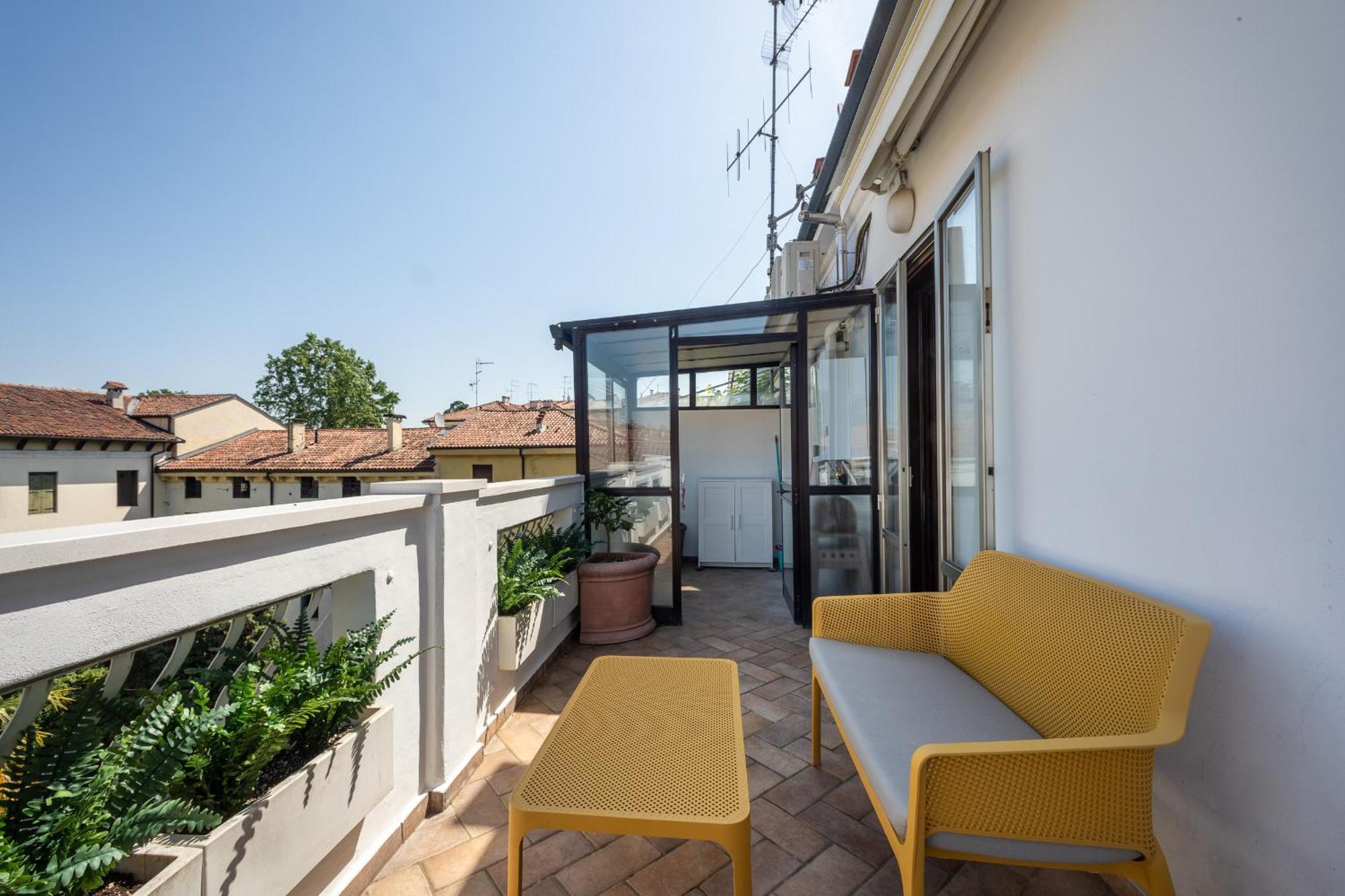 San Michele Modern - Con Balcone!